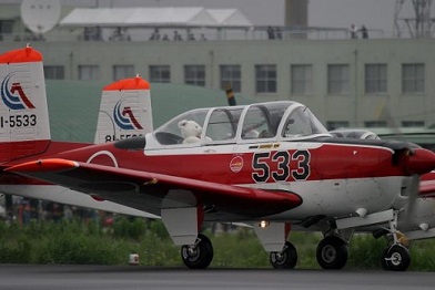 一眼デジタルカメラで撮影した飛行機